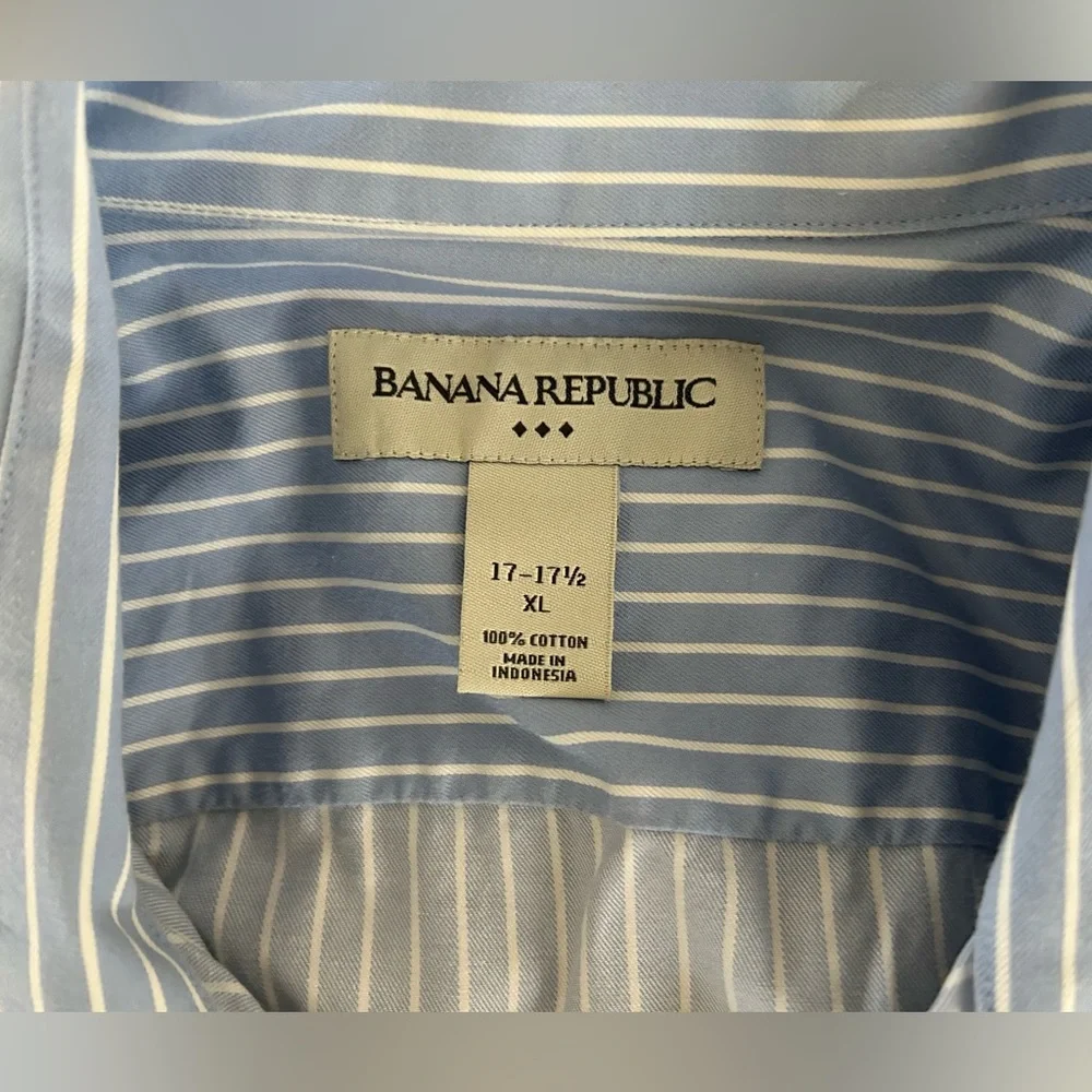 Banana Republic men’s buttoned shirt XL 17 17.5 blue/white stripes 100% cotton